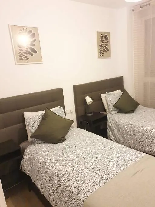 Apartment 2 Bed Luxury Apt In Estepona, Parking & Pools